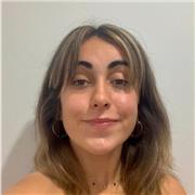 Soy una persona apasionada de los idiomas y de las distintas culturas y considero que se EM da muy bien el inglés y puedo enseñar a personas de todas las edades.